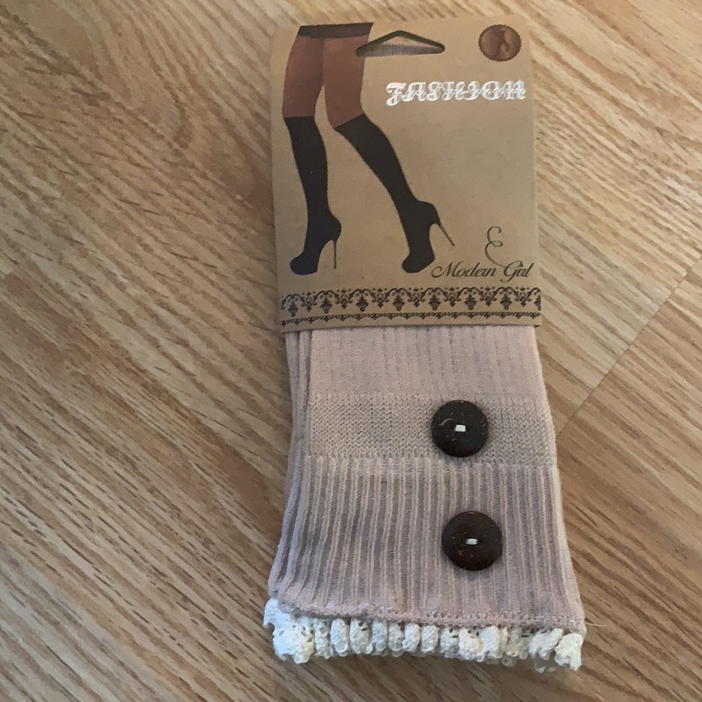 KNEE HIGH SOCKS-TAUPE